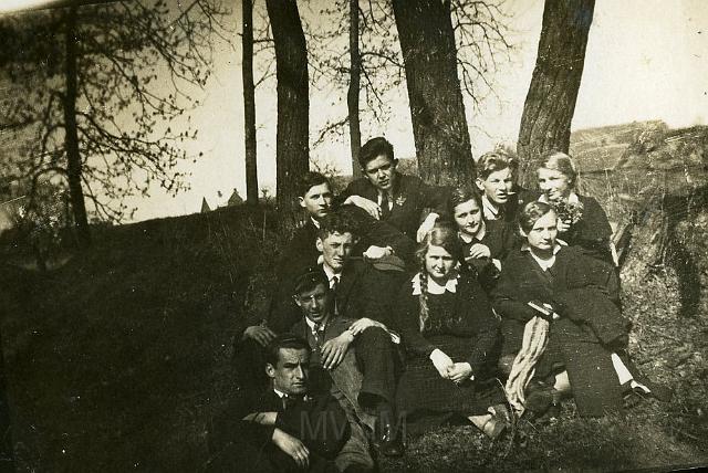 KKE 809.jpg - Uczniowie Polskiego Gimnazjum w Poniewieżu, Poniewież, 1931 r.